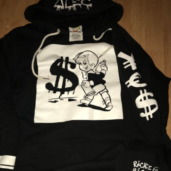 sweatshirt